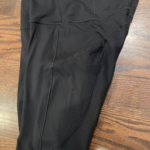 Lululemon Fast and Free High Rise Tight in Black, 25", Size 4 - Picture 6 of 10